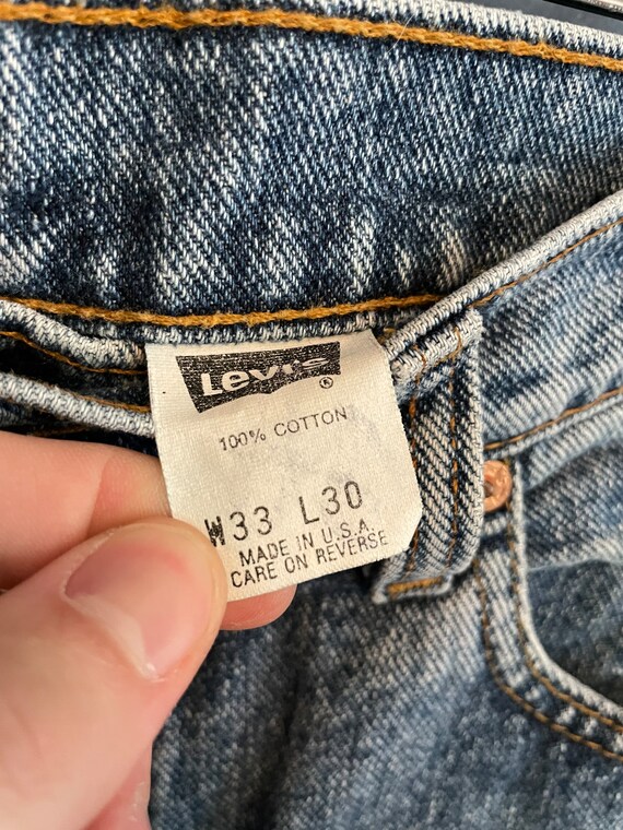 Vintage 90’s Levi’s USA Made Light Wash 550 Denim… - image 4