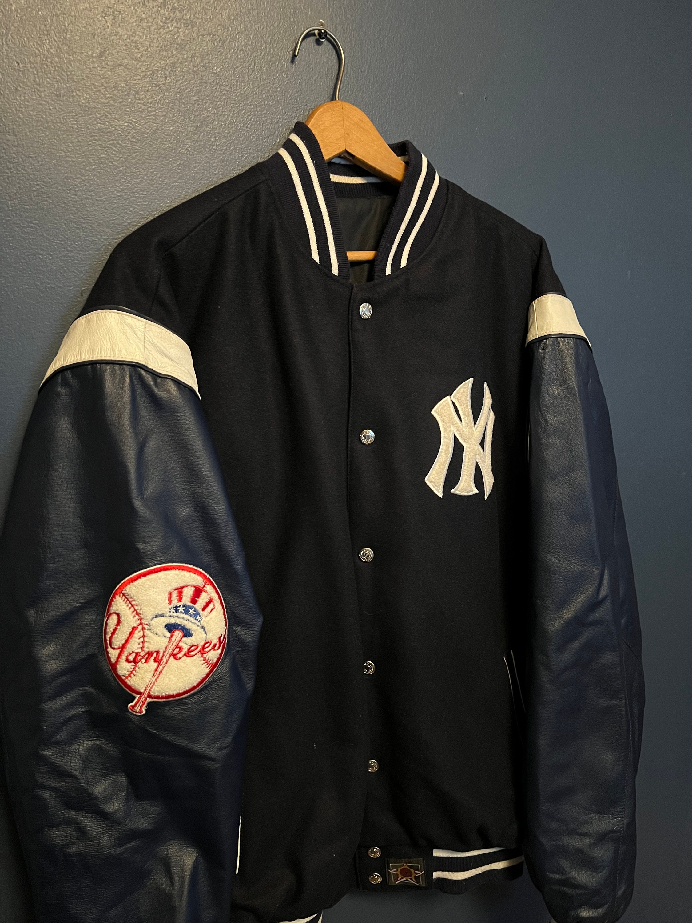 Yankees jacket deals leather sleeves