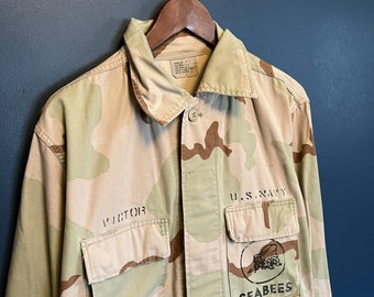 Vintage 90’s US Navy Seabees Desert Camo Button Up Jacket Size Medium