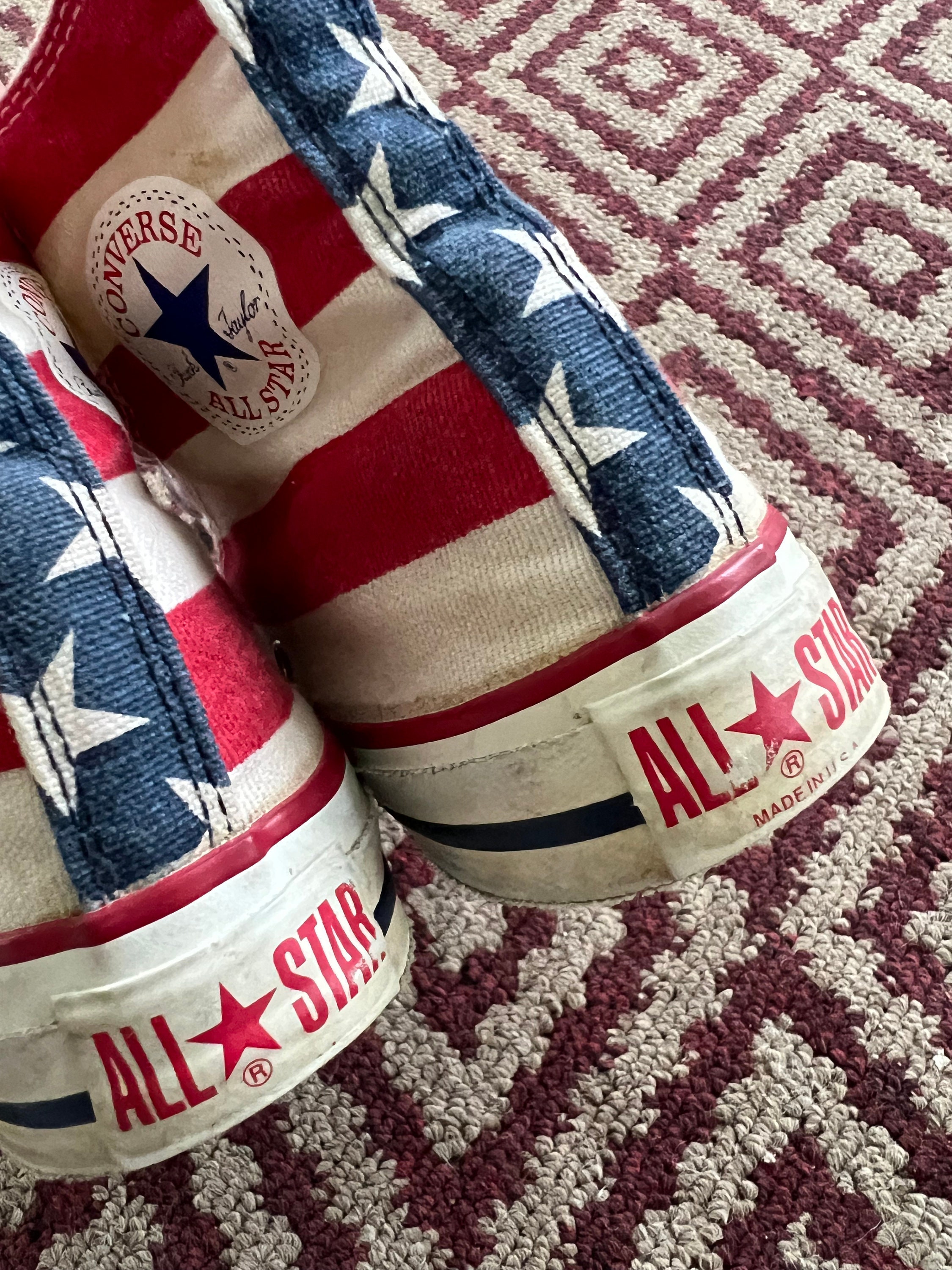 Flag converse top