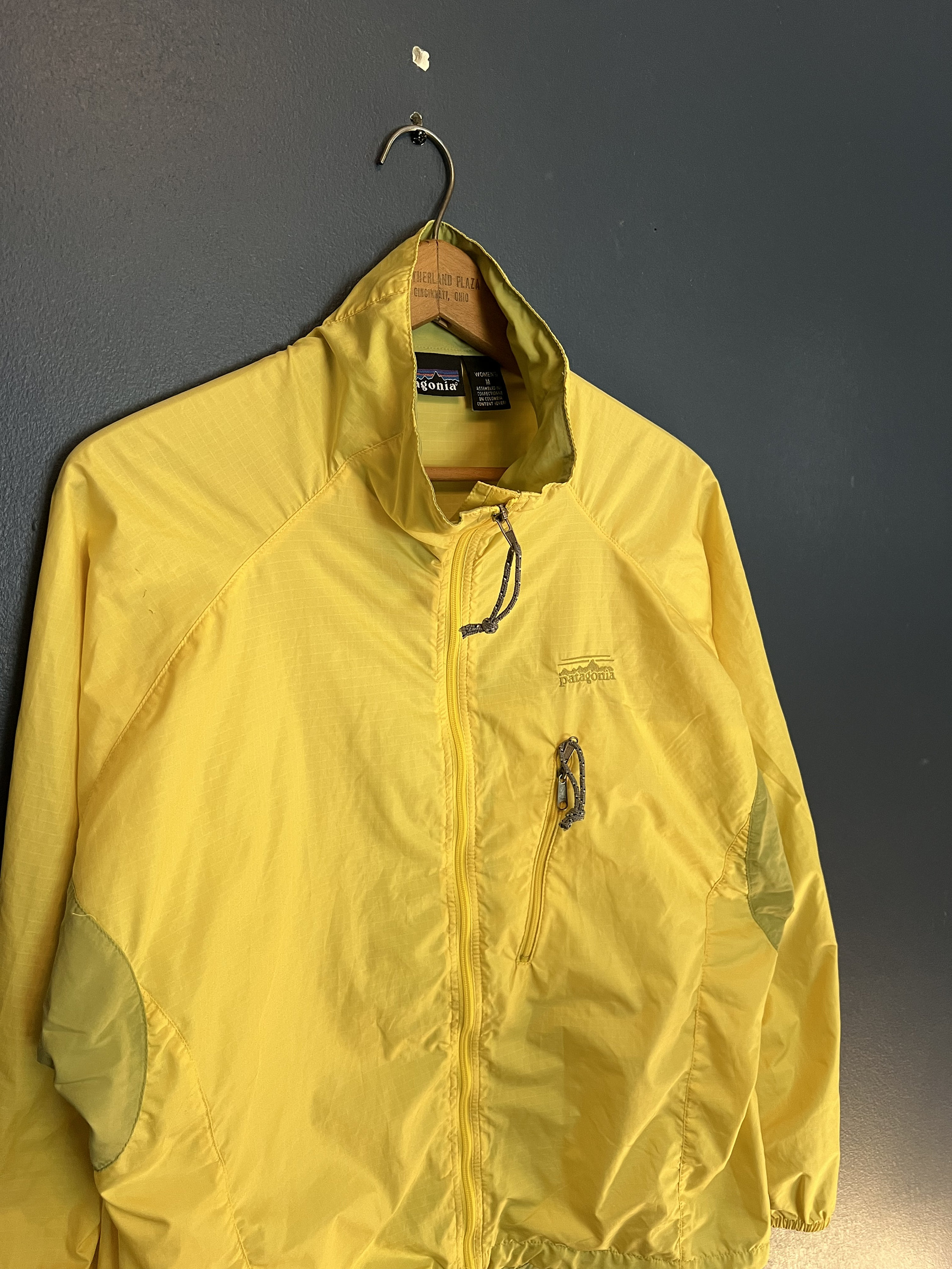 Patagonia yellow cheap jacket