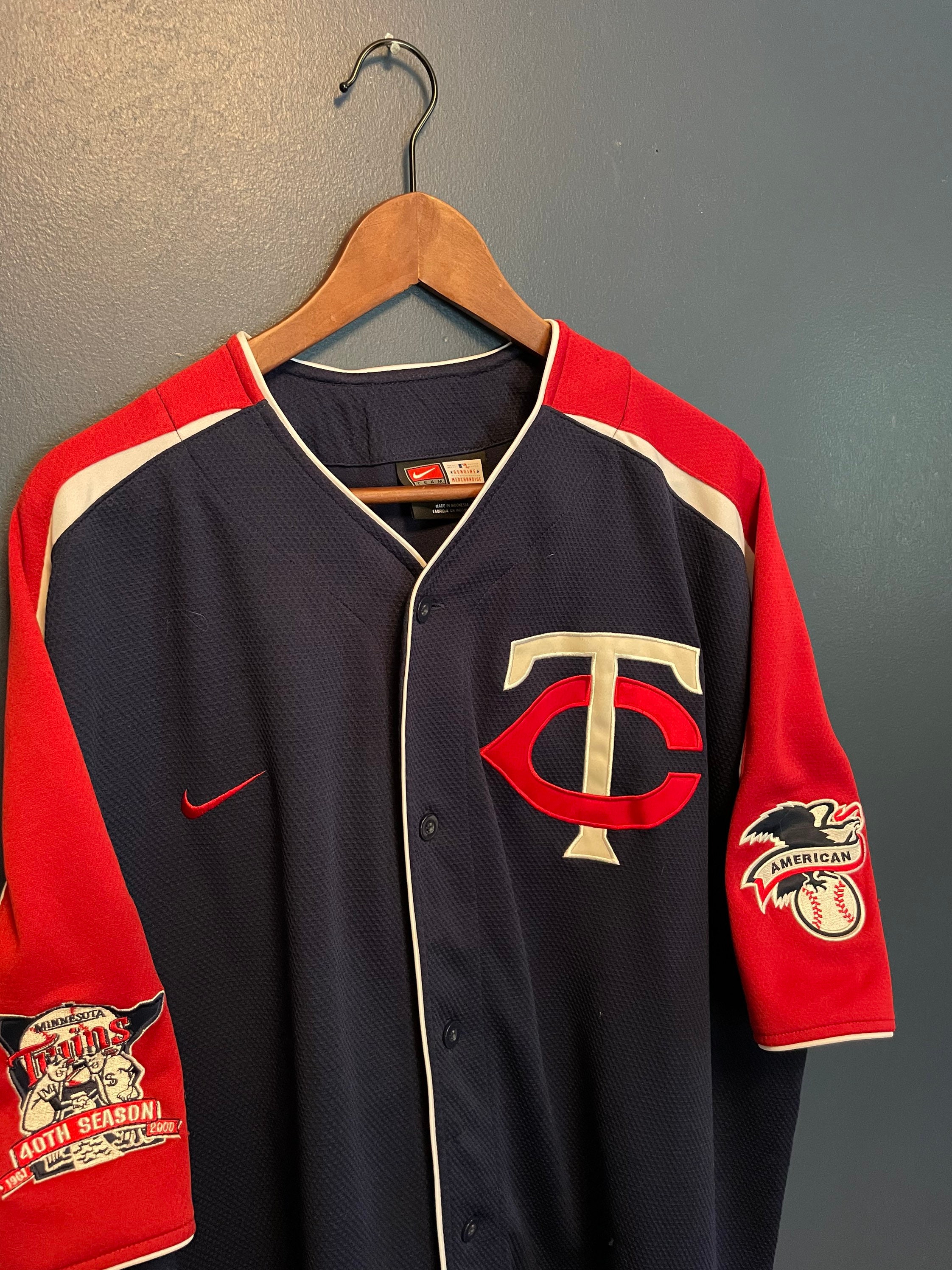 NWT MINNESOTA TWINS Baseball Genuine Jersey Button Front Top Unisex Medium M