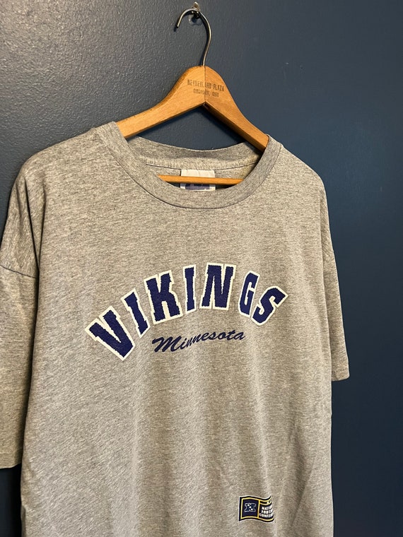 Vintage 90’s NFL Minnesota Vikings Football Tee S… - image 1