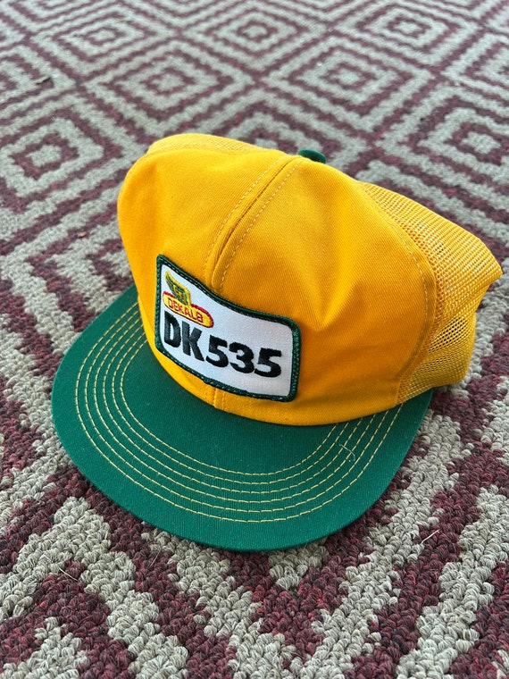 Vintage DEKALB HAT WING WEAR SIDE PATCH CORN FARMING HAT RARE PROMO VTG  YELLOW