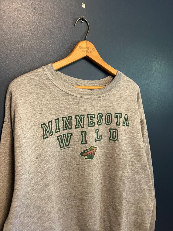 CustomCat Minnesota Wild North Stars Vintage NHL Crewneck Sweatshirt Sport Grey / 5XL