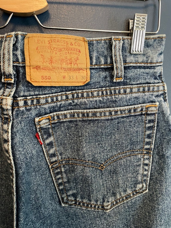 Vintage 90’s Levi’s USA Made Light Wash 550 Denim… - image 3