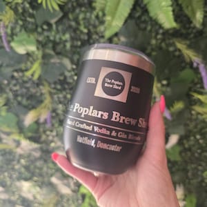 Vaso de vino sin tallo de 355 ml con doble pared y grabado láser, tapa hermética al vacío, aislado de acero inoxidable con logotipo empresarial, hecho a medida.