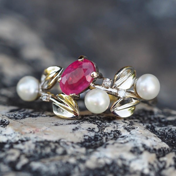 Ruby and pearl gold ring, Statement red ruby ring, Anniversary gift for her, Luxury dinner ruby ring, July birthstone ring. Flower gold ring