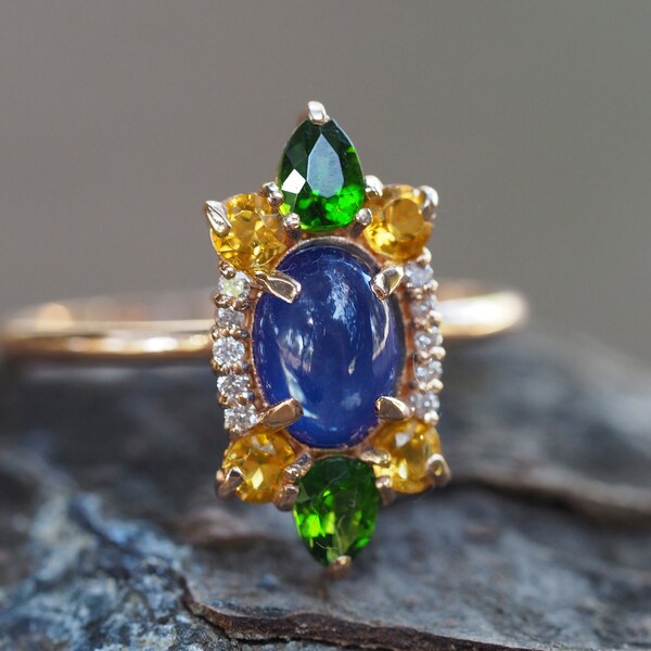 Cabochon sapphire 14k gold ring. Oval blue sapphire ring. Multicolor sapphire, diamonds ring. Vintage sapphire ring. Sapphire cocktail ring