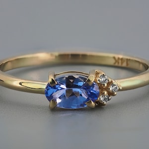 Tanzanite stackable 14k gold ring/ Oval tanzanite ring/ Tanzanite and diamonds ring/ Tanzanite delicate ring/ Tanzanite casual ring