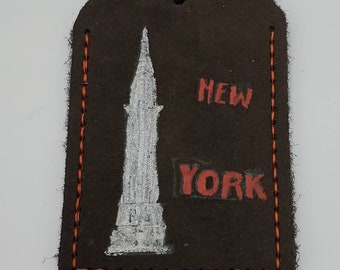 Hand-painted leather luggage tag New York pattern