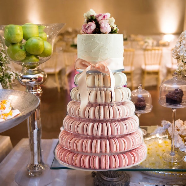 Support à gâteau tour macaron à 6 niveaux avec décoration d'assiette à gâteau – Idées de gâteaux de mariage.