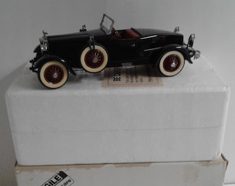 Danbury Mint 1:24 – 1948 Buick Roadmaster Convertible (blue, Mint