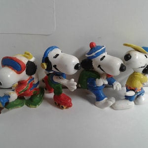 Vintage Peanuts Snoopy Figures Lot of 2 United Feature