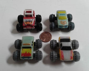 Lote vintage de 4 mini camiones monstruo Funrise