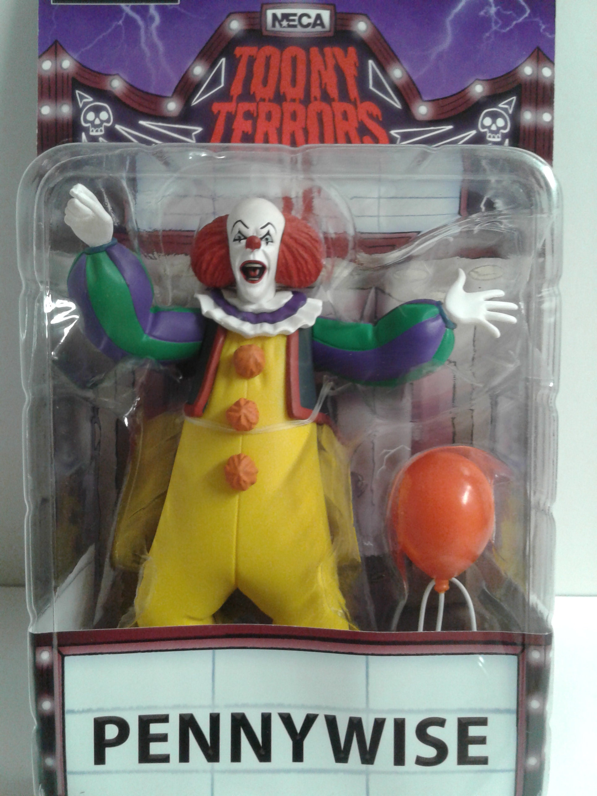 NECA Toony Terrors PENNYWISE 6
