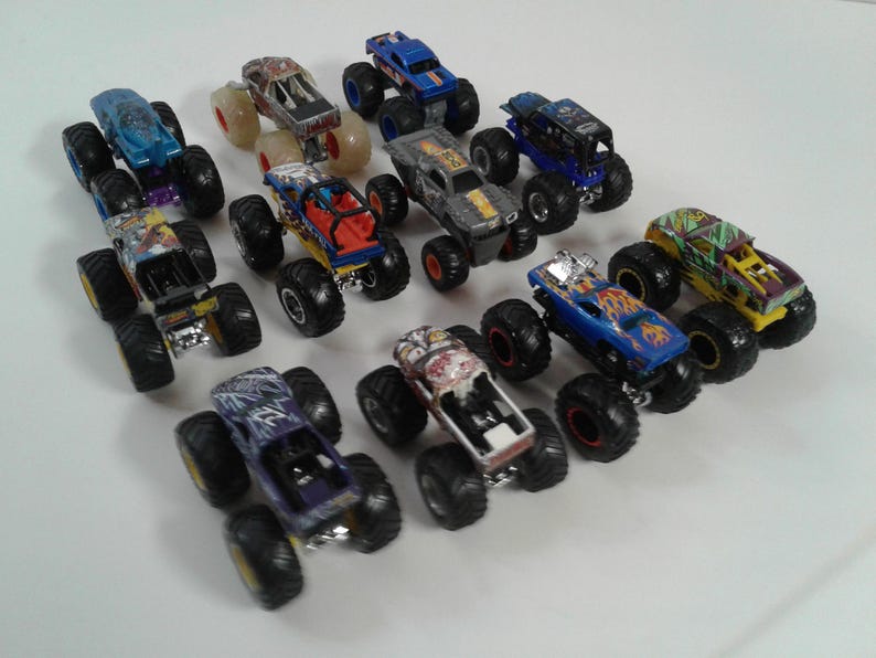 Hot Wheels Monster Jam Monster Truck 1:64 Diecast Vehicle Lot Of 11 image 6