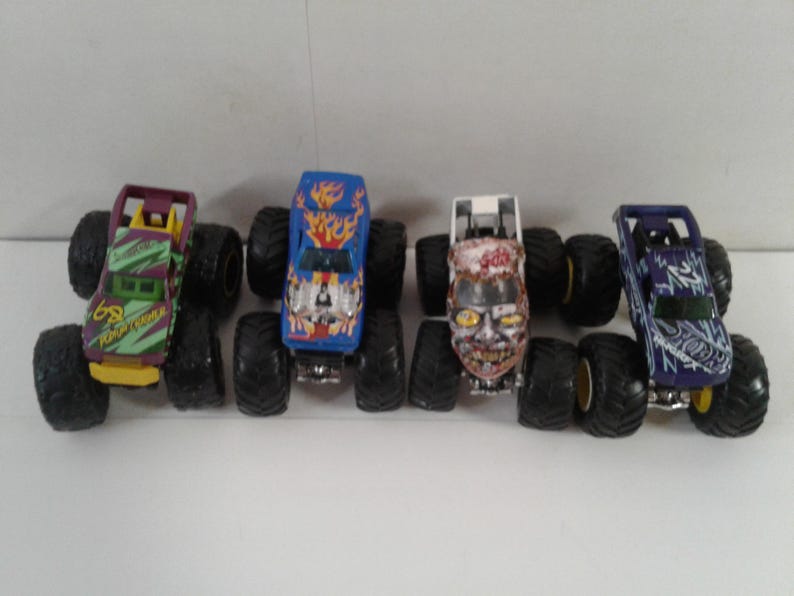 Hot Wheels Monster Jam Monster Truck 1:64 Diecast Vehicle Lot Of 11 image 8