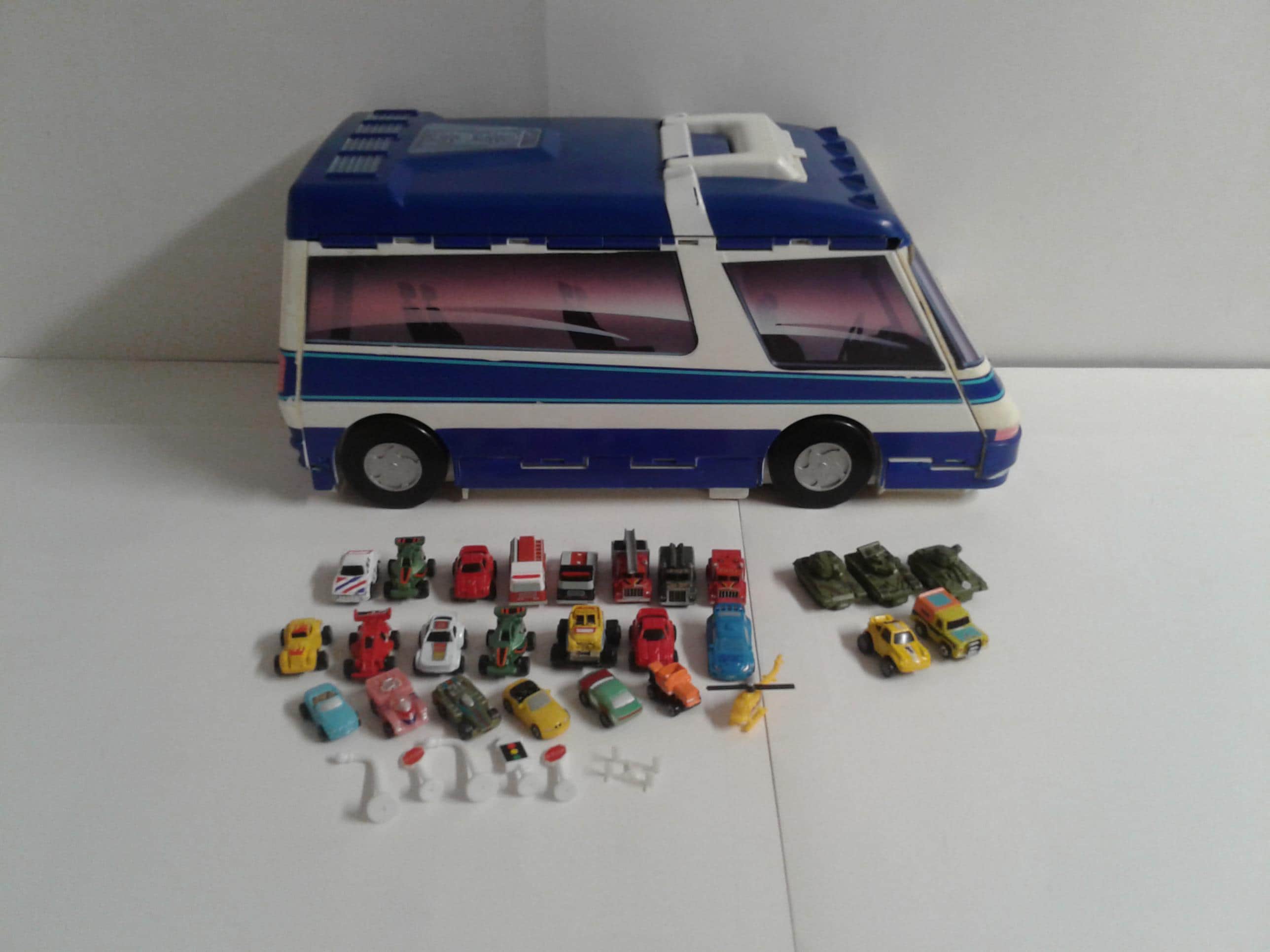 Vintage Galoob Micro Machines Blue Super Van Camper RV Fold Out