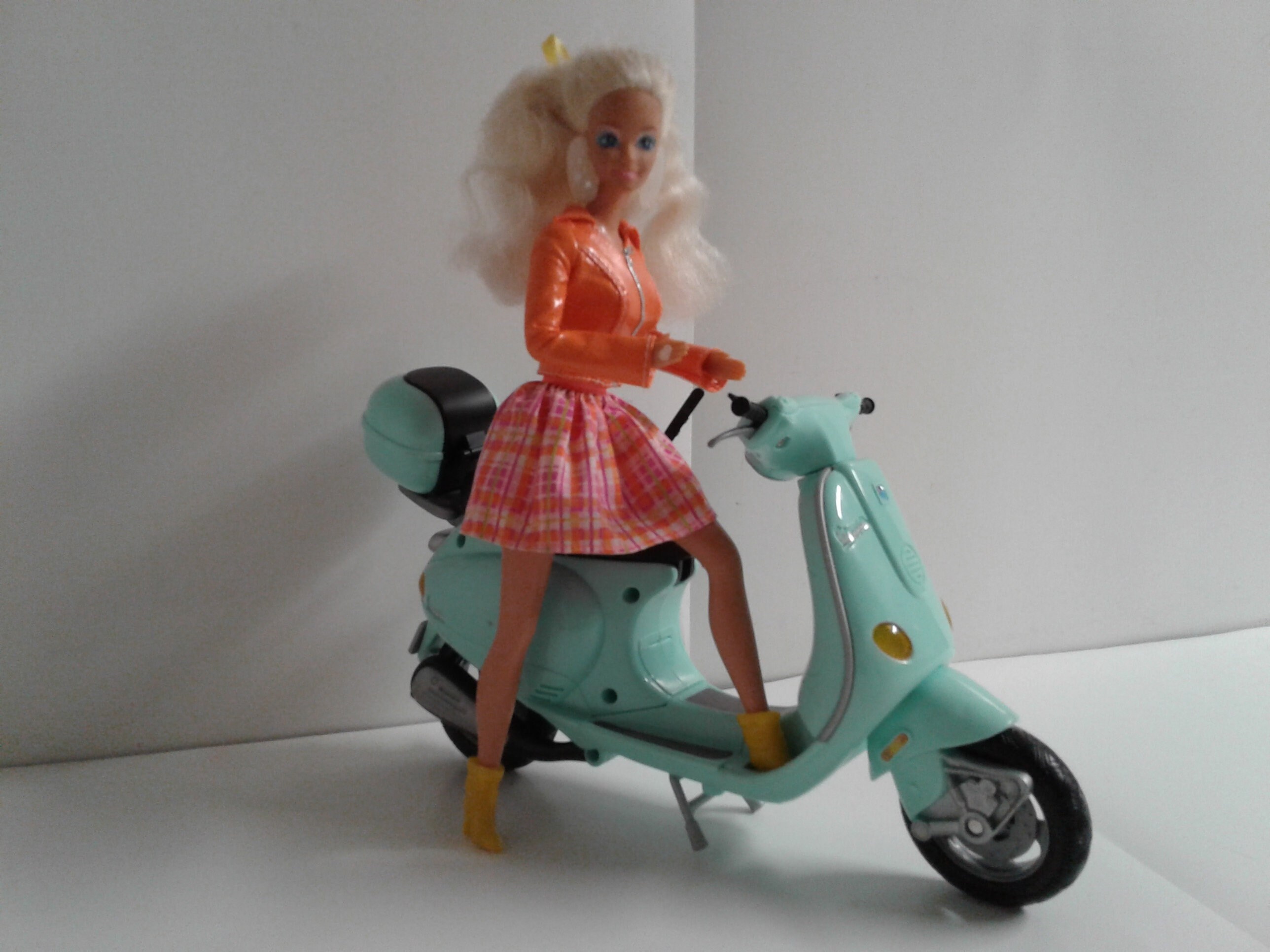 varm konsonant hjul My Scene Barbie Vespa Motor Scooter Blue Turquoise With Barbie - Etsy