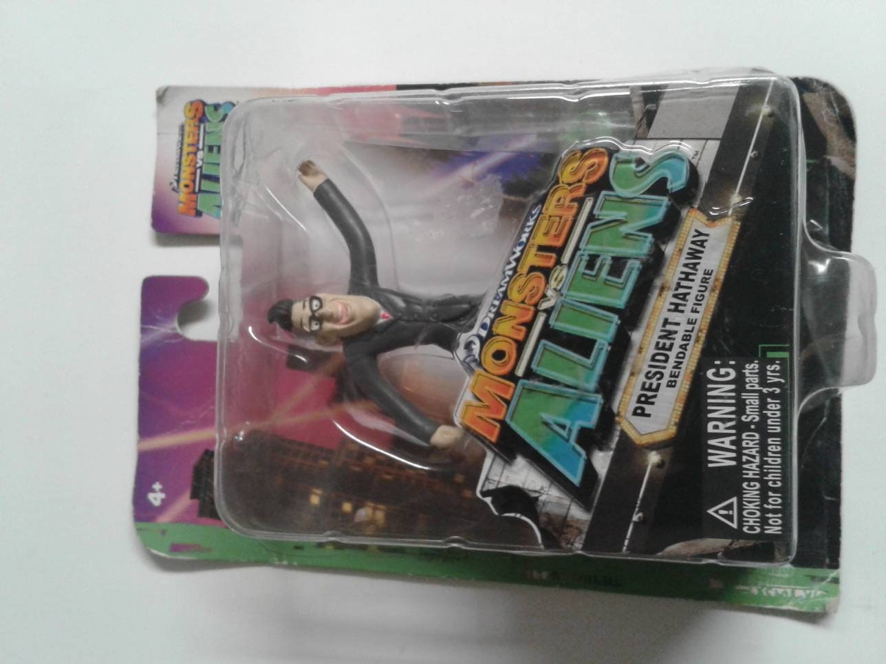 Review and photos of Monsters vs Aliens action figures by Toy Quest