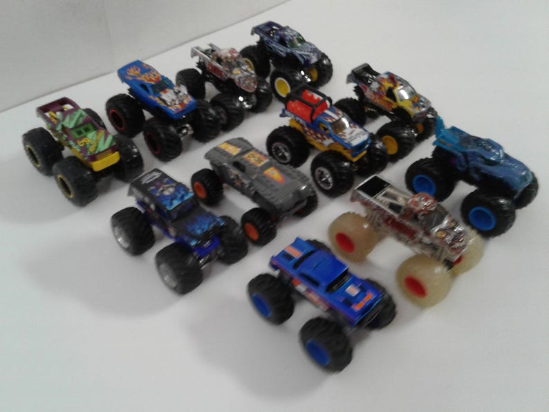 Hot Wheels Monster Jam Monster Truck 1:64 Diecast Vehicle Lot Of 11 image 3