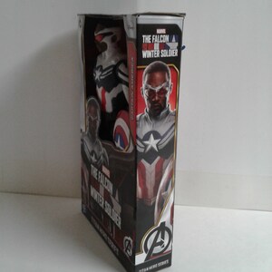 Figura de acción del Capitán América: El Halcón, Soldado del Invierno, serie Titan Hero de Hasbro Marvel imagen 4