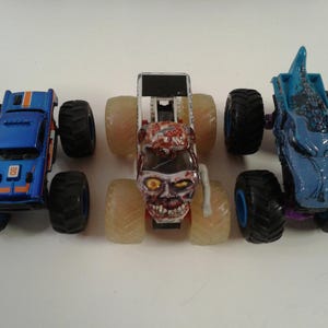 Hot Wheels Monster Jam Monster Truck 1:64 Diecast Vehicle Lot Of 11 image 10