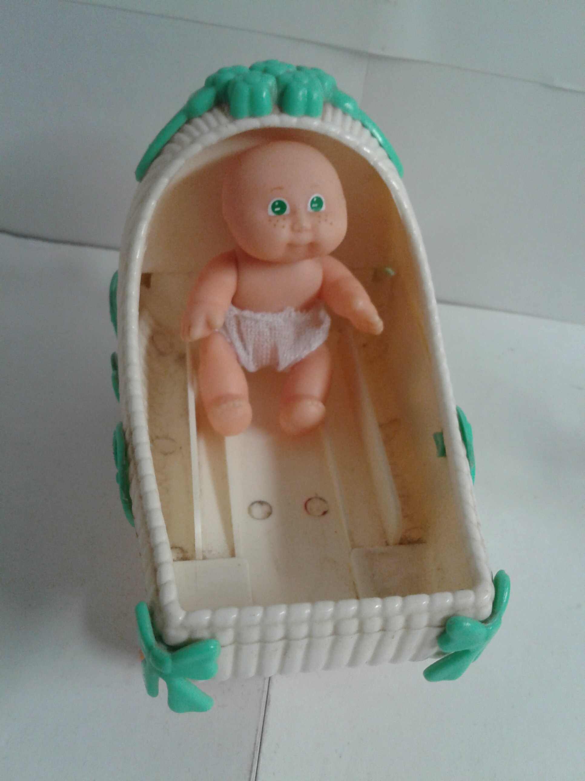 Lot Of Cabbage Patch Kids Wind Up Toys Crib Swing Vintage