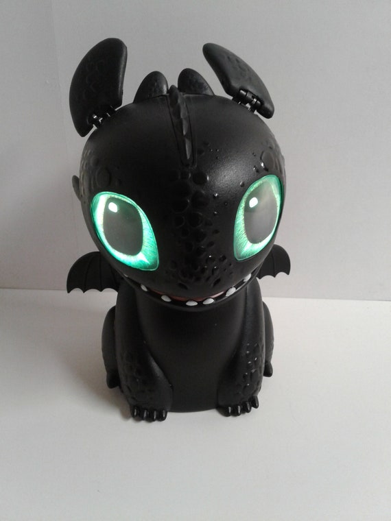 Hatching top toothless toy