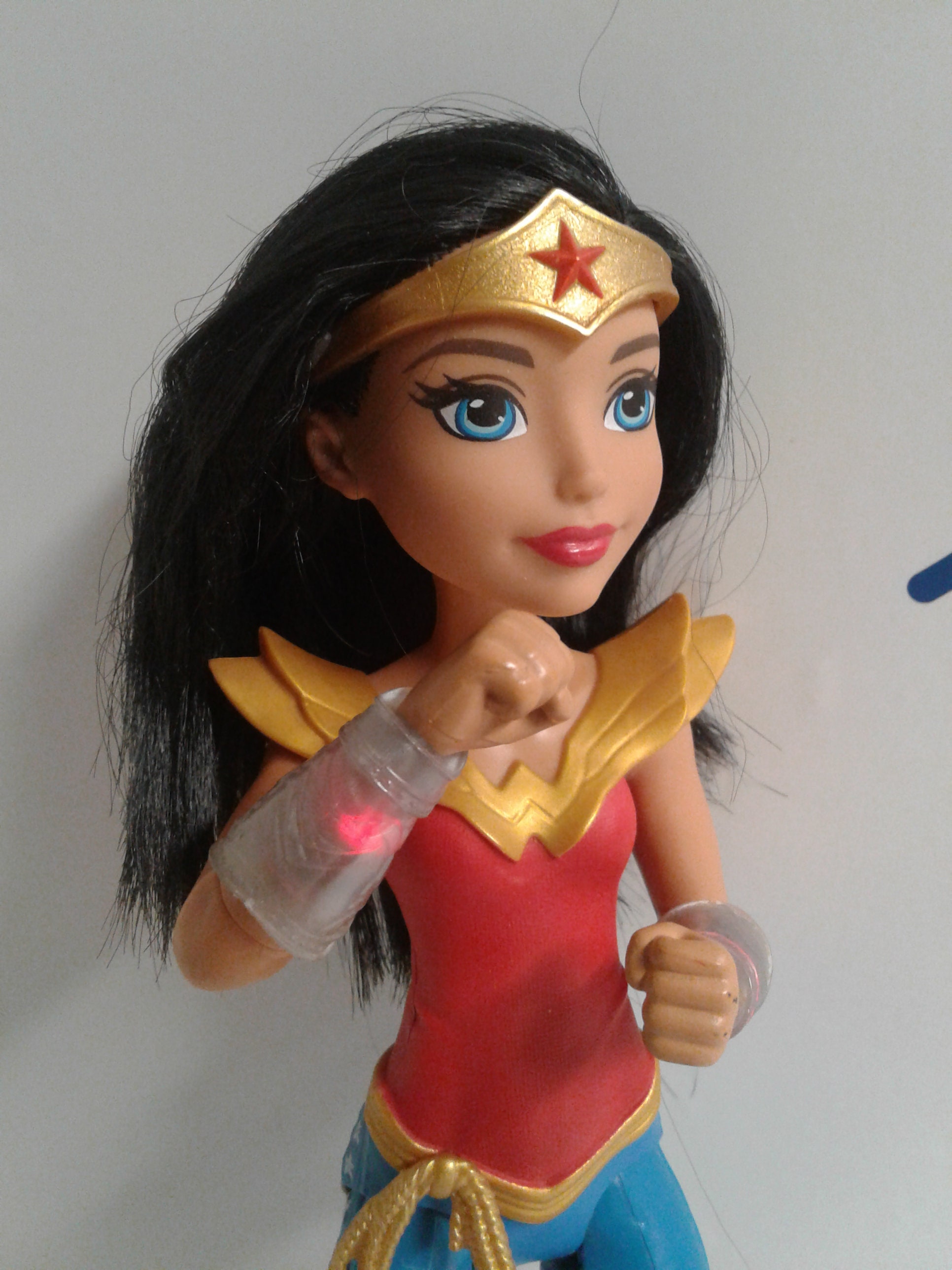 WONDER WOMAN Super Hero Girls Light up Bracelets Sound