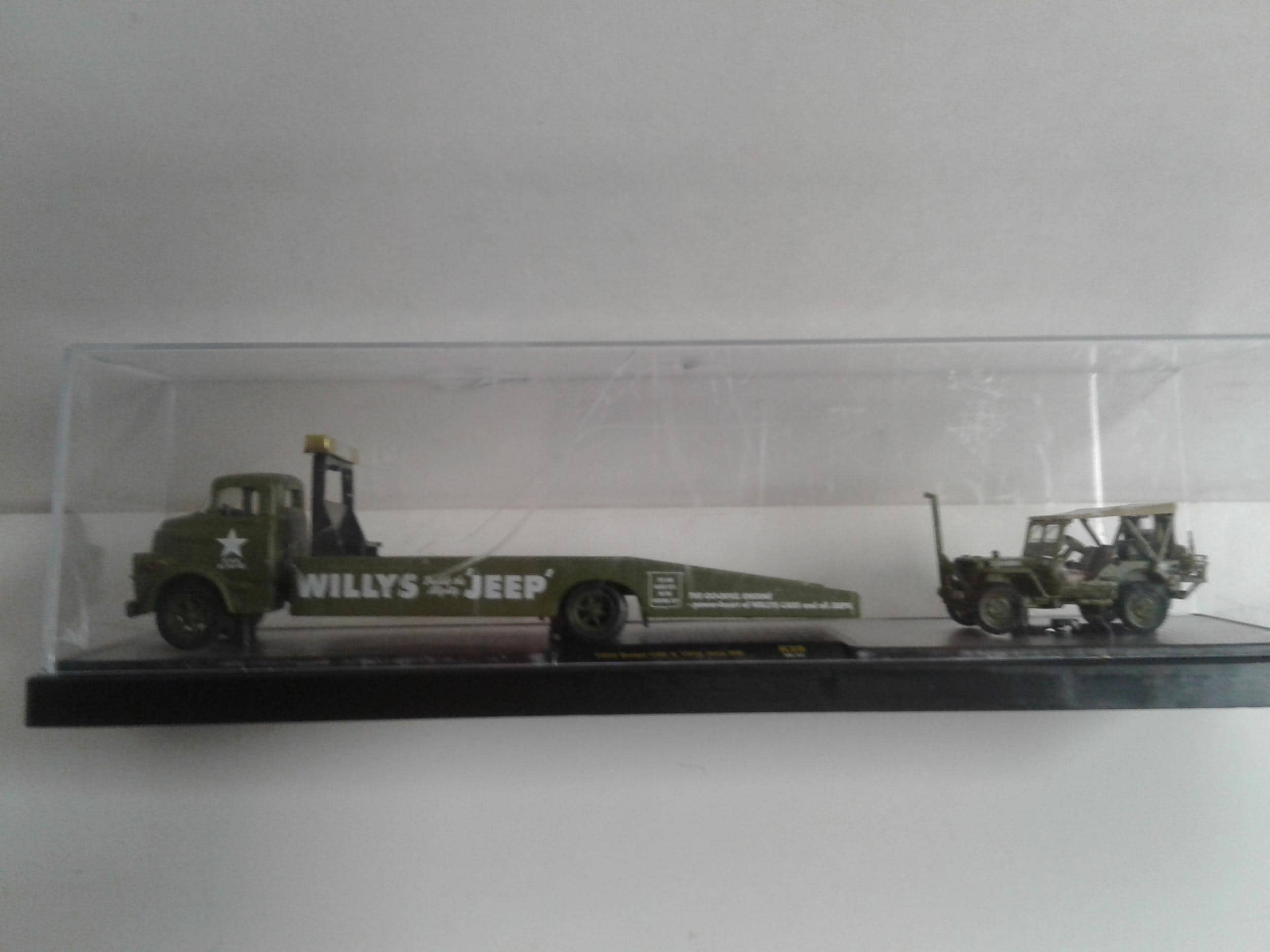 M2 Machines Chase Auto Haulers 1958 Dodge COE & 1944 Jeep MB 1:64