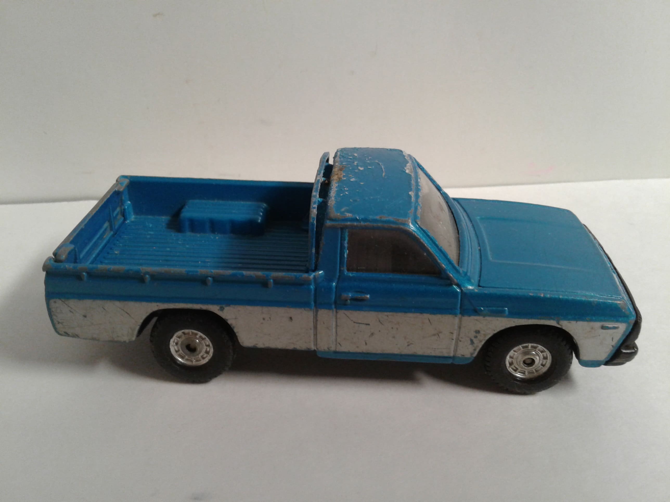 Corgi MAZDA B160 Pick up Truck Toy #440, Blue/silver Vintage 1979