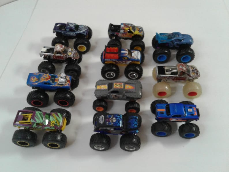Hot Wheels Monster Jam Monster Truck 1:64 Diecast Vehicle Lot Of 11 image 4
