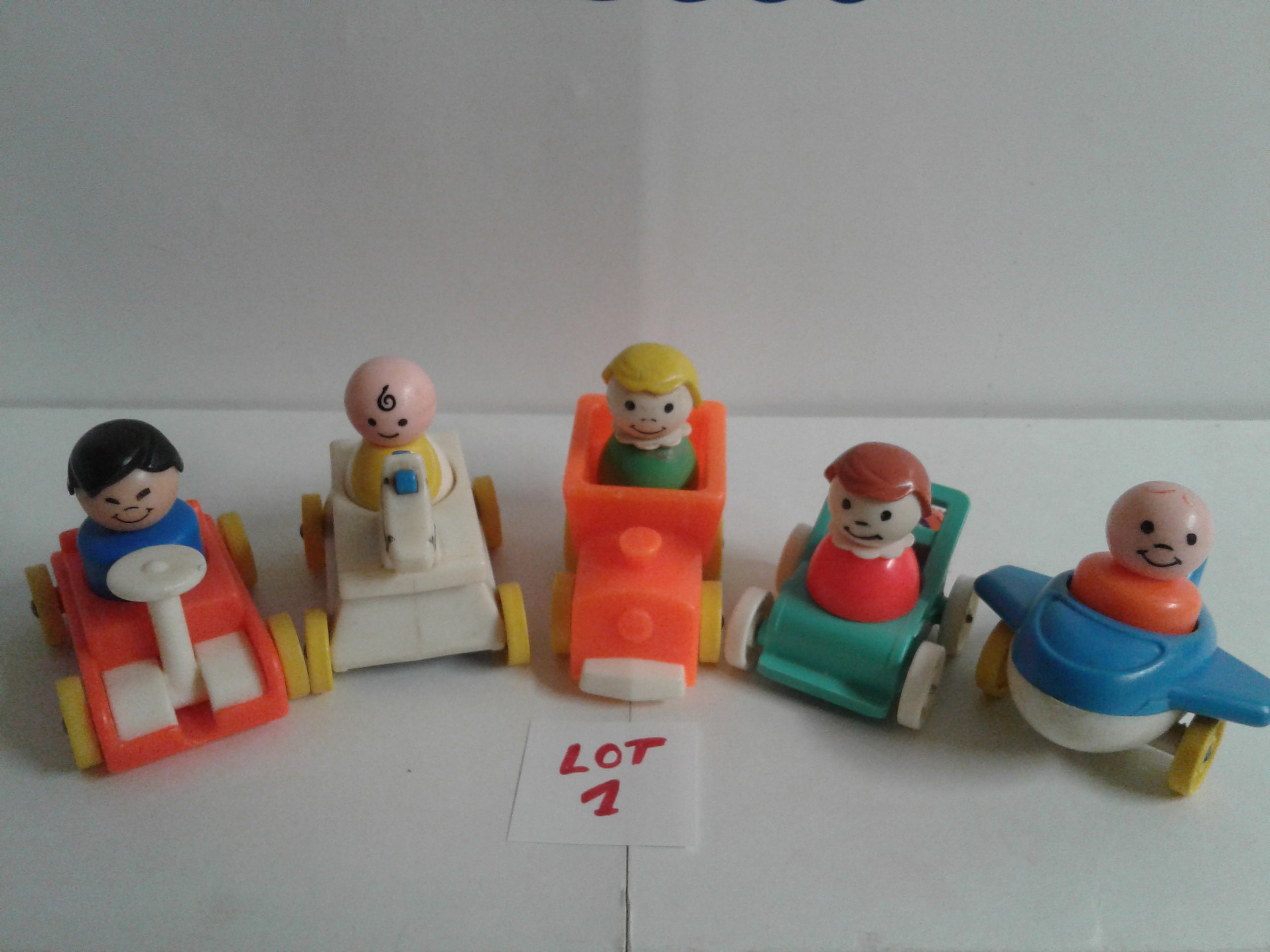 Vintage Fisher Price Little People pick Your Own 1 -  Israel