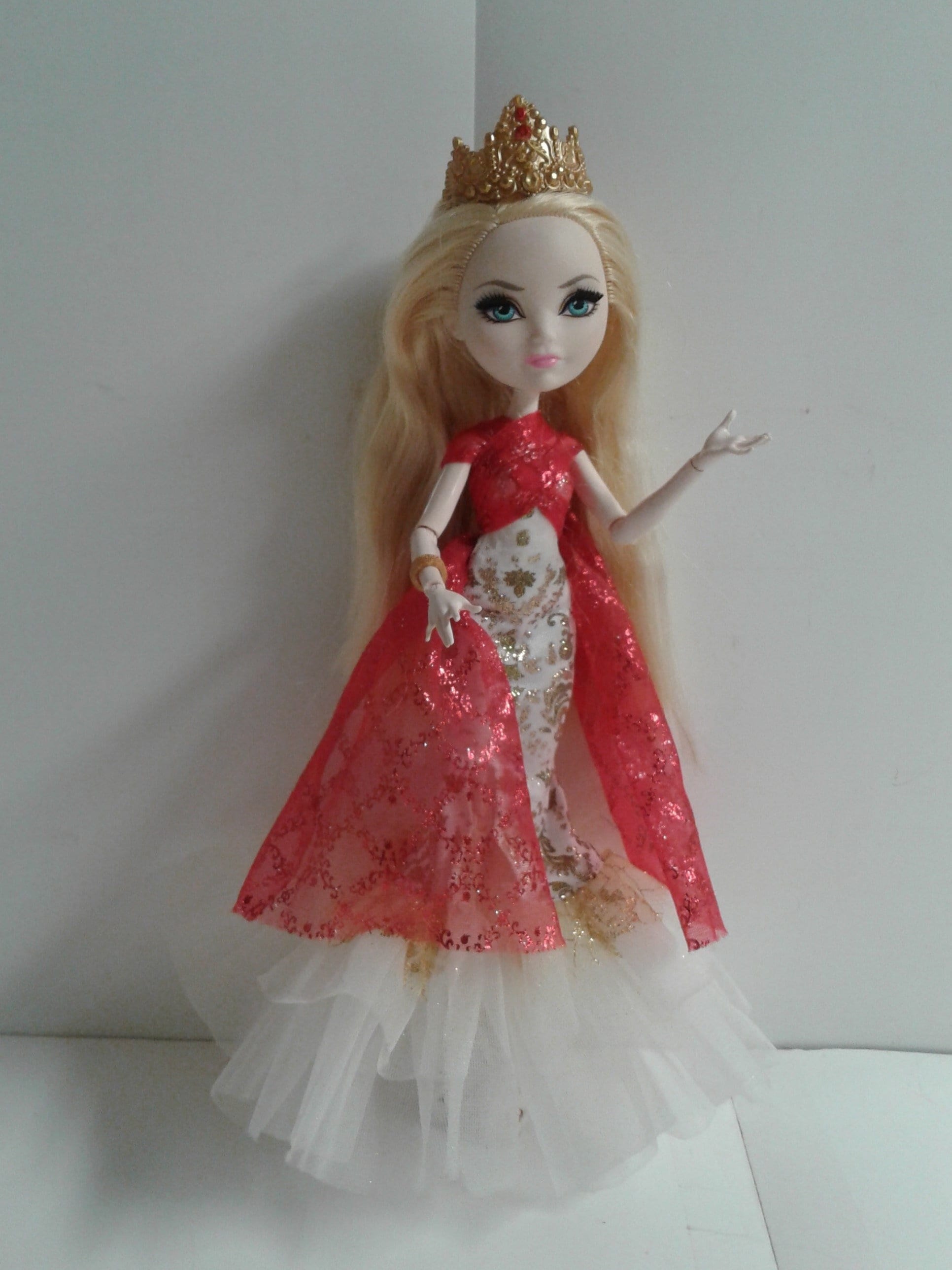 Mattel Ever After High Thronecoming Apple White  Ever after dolls, Ever  after high, Apple white