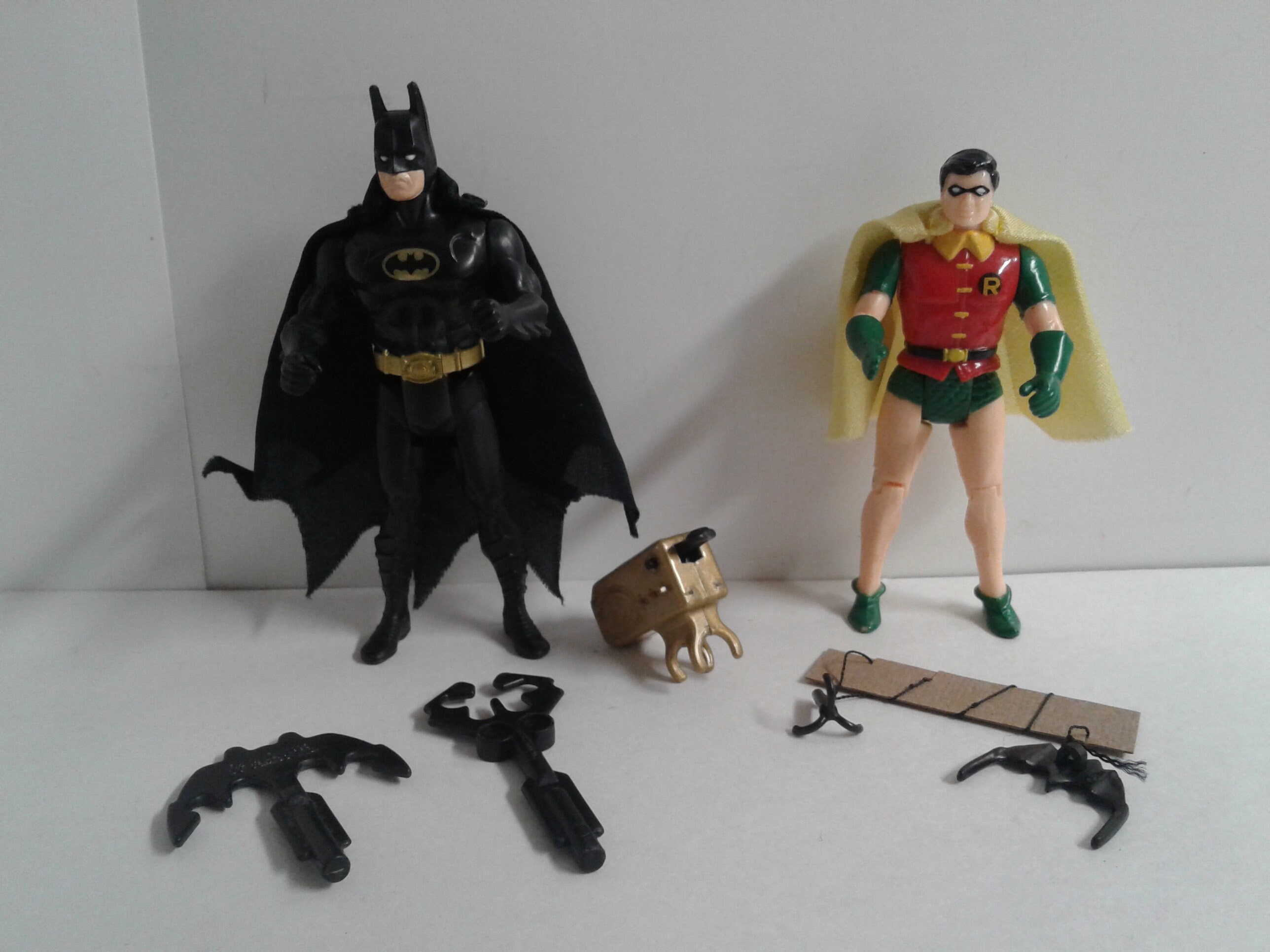 Lot of 2 Batman Robin Figures Accessories DC Comics Super Powers