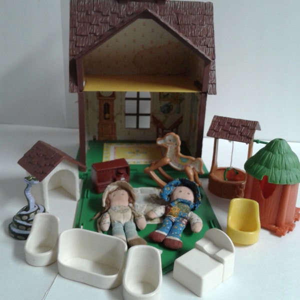 Holly Hobbie Playhouse And Accessories Lot