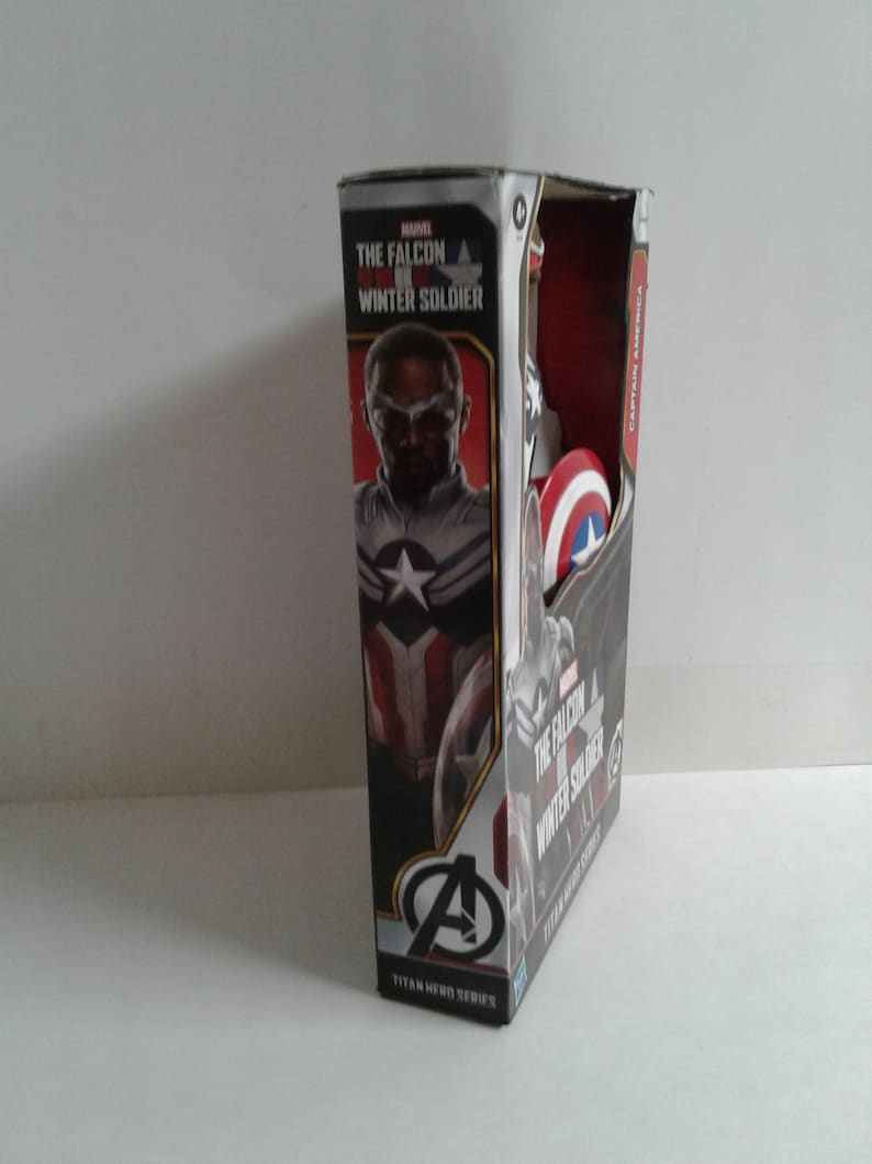 Figura de acción del Capitán América: El Halcón, Soldado del Invierno, serie Titan Hero de Hasbro Marvel imagen 3