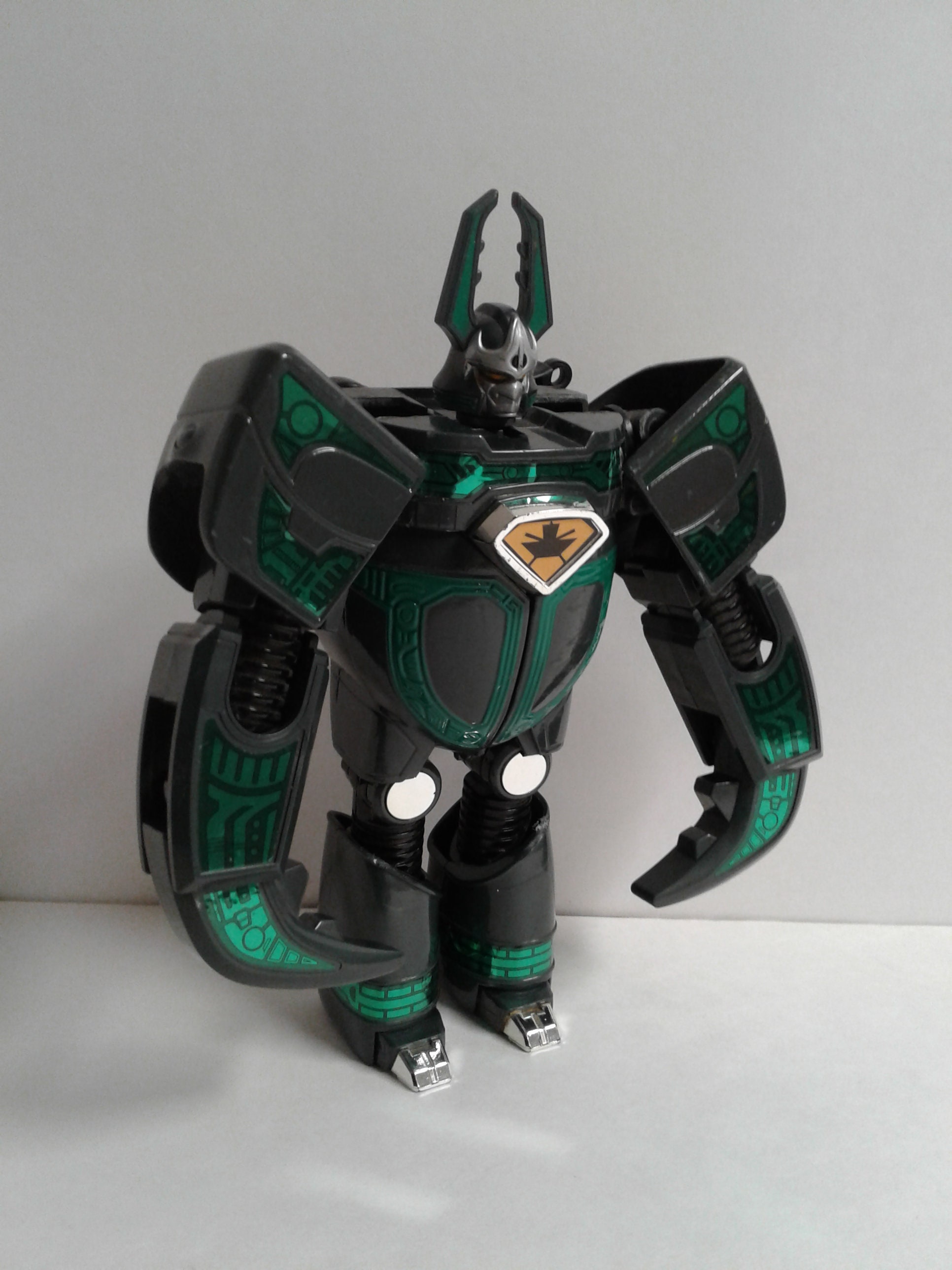 Saban's BeeetleBorgs Metallix Deluxe Transforming Boron 9