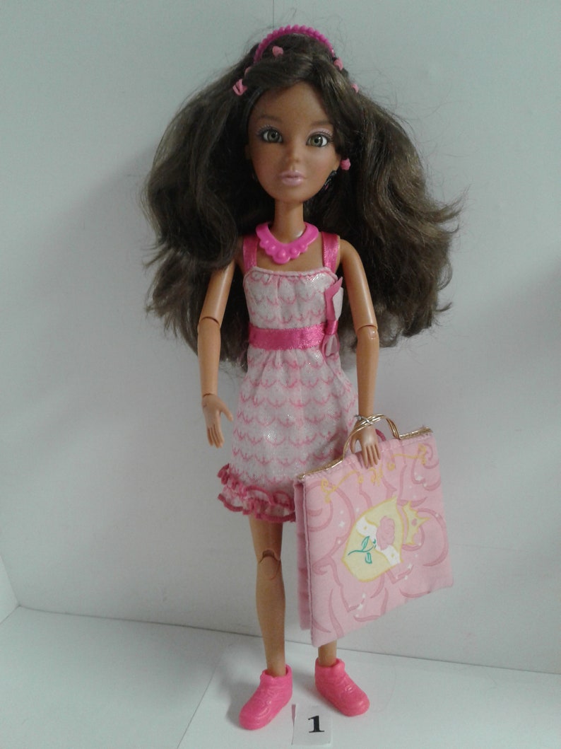Barbie - Style Poupée Robe Rose à Motifs Cachemire | Smyths Toys France