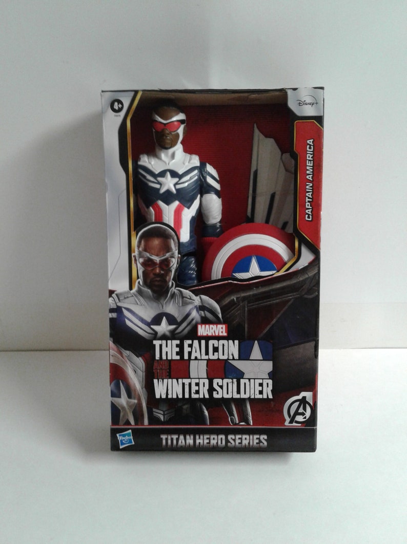 Figura de acción del Capitán América: El Halcón, Soldado del Invierno, serie Titan Hero de Hasbro Marvel imagen 1