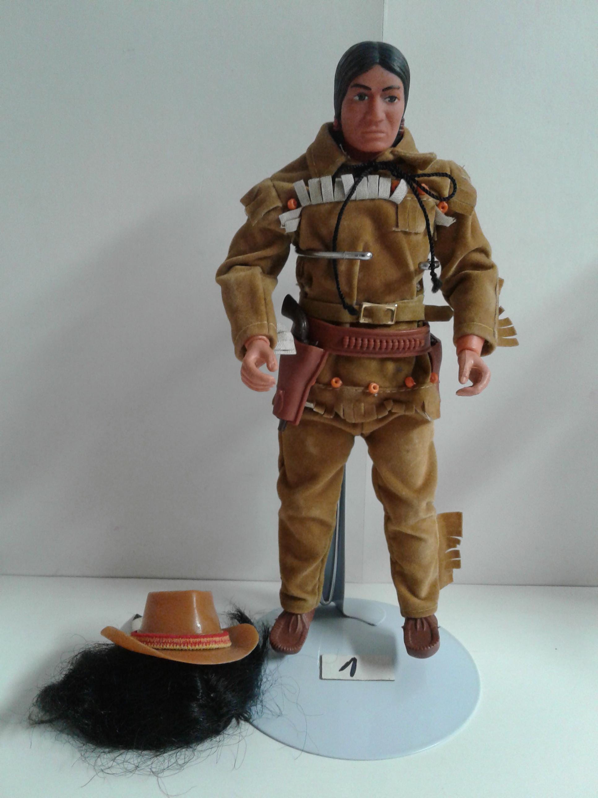 TENUE ACCESSOIRES FIGURINE BIG JIM PISTOLET gun PACK COMMANDER origine ABE 1976 EUR 7,00 - FR