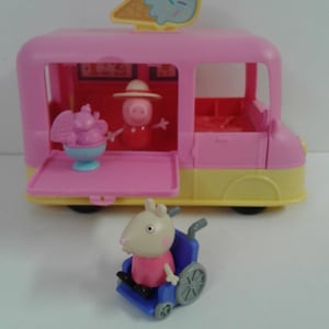 Peppa Pig Peppa's Ice Cream Truck W/Sound and 2 Figures
