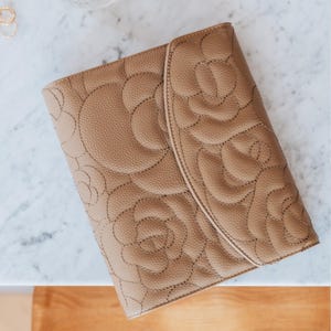 Mocca - Vegan Leder A5 Planer Binder: 6-Ring-Organizer mit Taschen