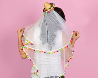Final Fiesta Pom Pom Veil, Bachelorette Mini Sombrero, Mexico Destination Wedding Veil, Beach Bachelorette Veil