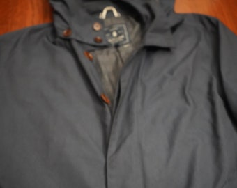 Navy rain coat size men medium