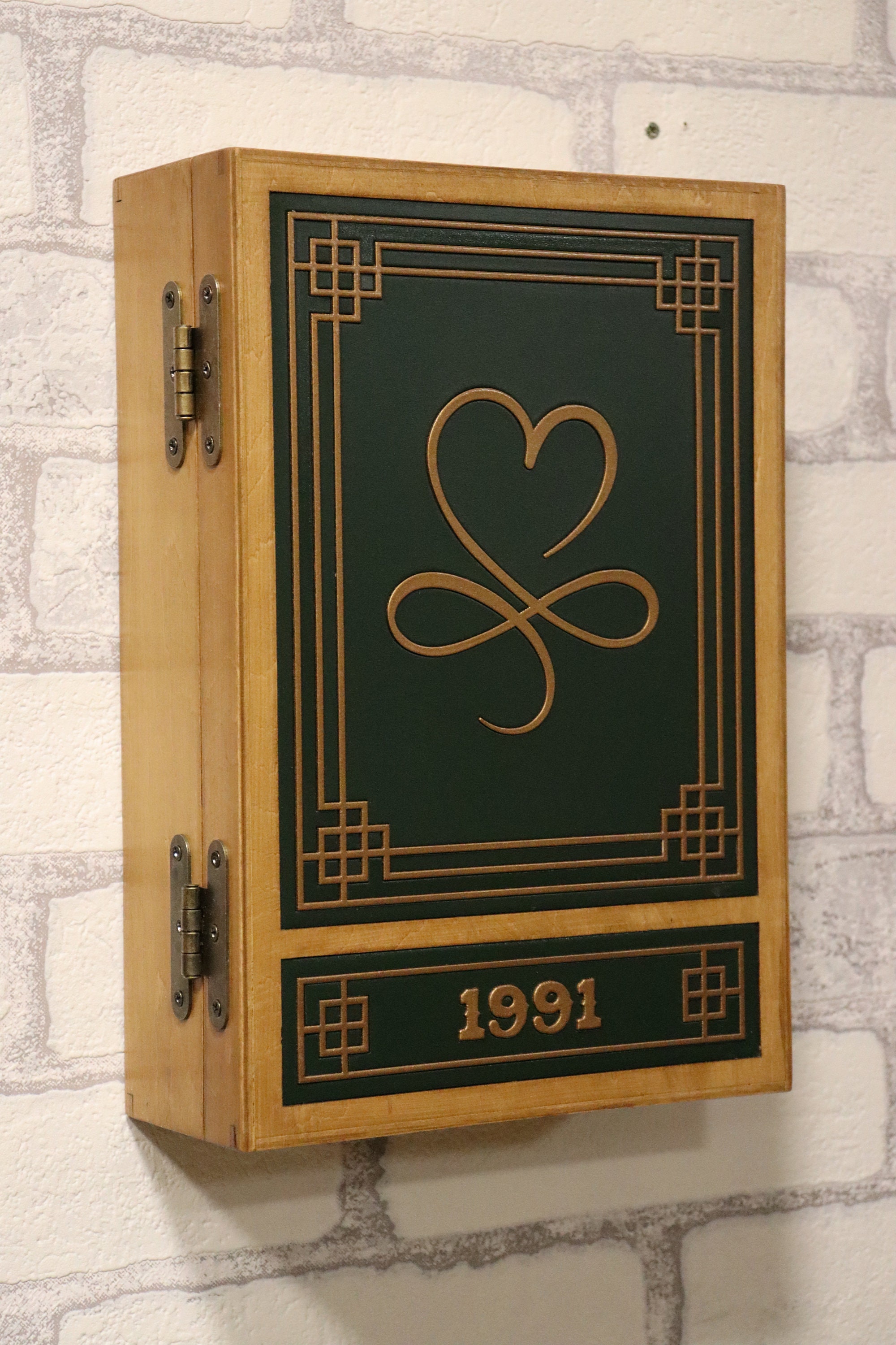 100% Сustomized Handcrafted Wooden Key Box 