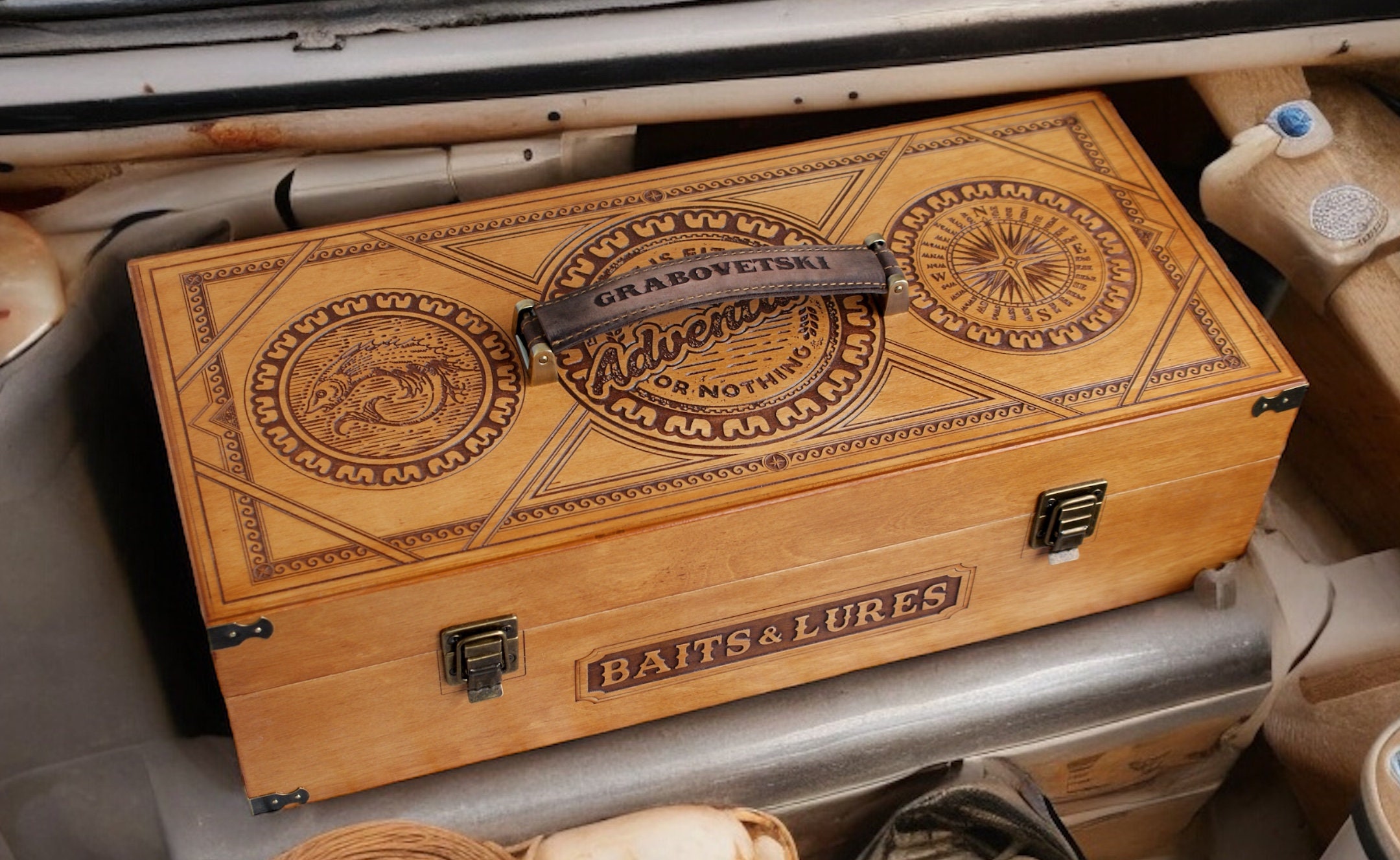 カスタマイズされた100％ハンドメイドの釣り用木製タックルボックス