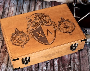 Scatola porta orologi in legno personalizzata, stemma vintage con leone, regalo di anniversario per uomo